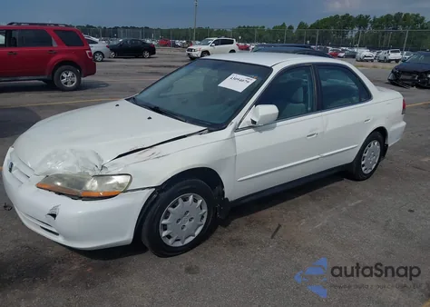2001 Honda Accord 2.3 Lx from USA, damaged, VIN 1HGCG56401A058638